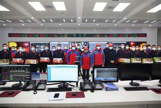 公司领导看望慰问元旦期间坚守岗位的一线员工