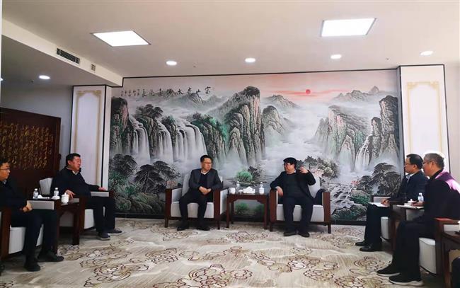 公司党委书记、董事长王栋一行到横山区交流座谈