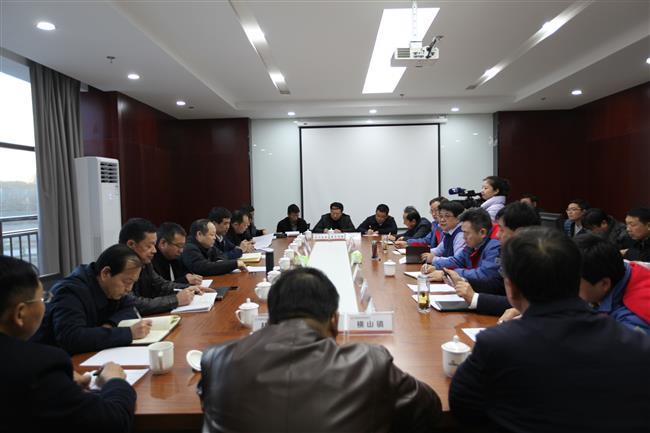 榆林市横山区区委书记王效力深入公司协调加快推进二级道路建设工作