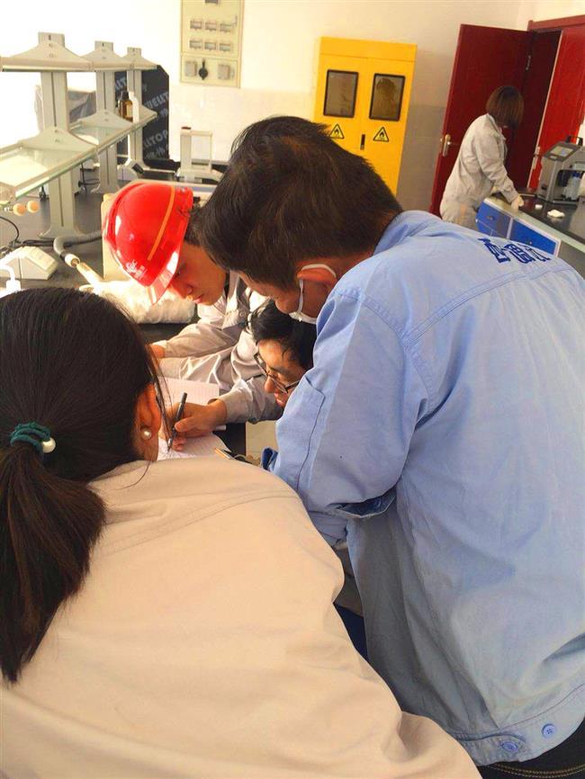 公司化验人员积极备战锅炉酸洗