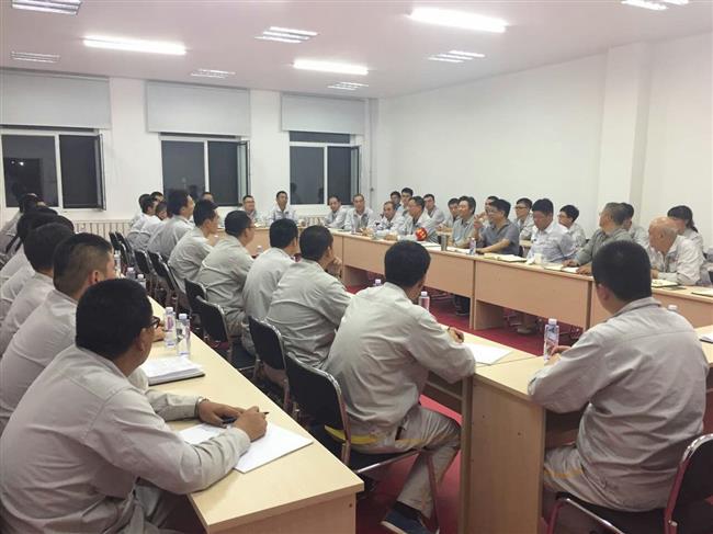 公司领导与生产准备部人员进行座谈