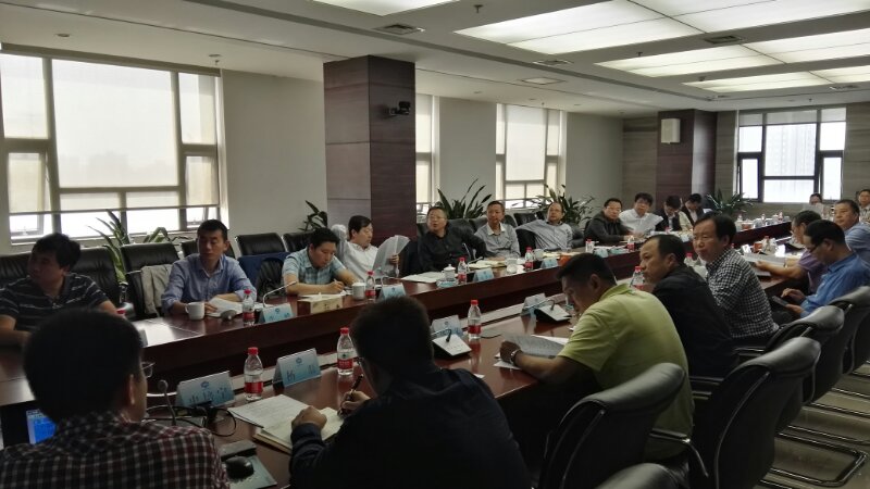 宋老虎总经理主持召开赵石畔矿井及选煤厂主要设计方案和矿井井塔设计施工方案讨论会